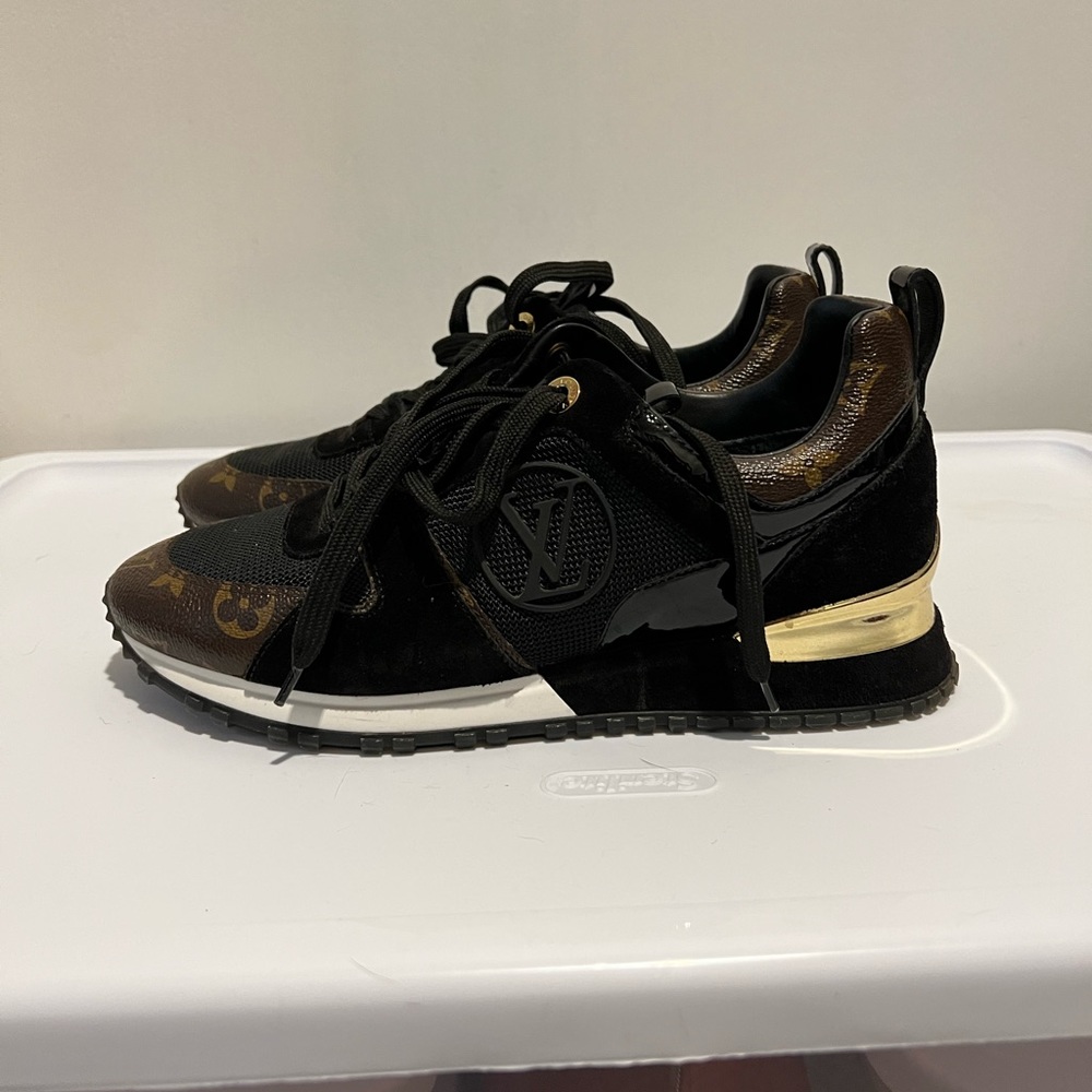 Louis Vuitton Run Away Sneakers - Picture 4 of 4